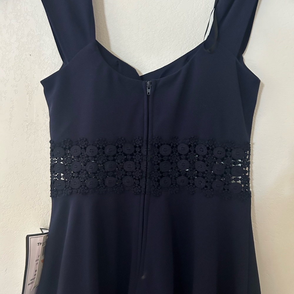Elegant navy blue lace dress - Picture 3 of 7